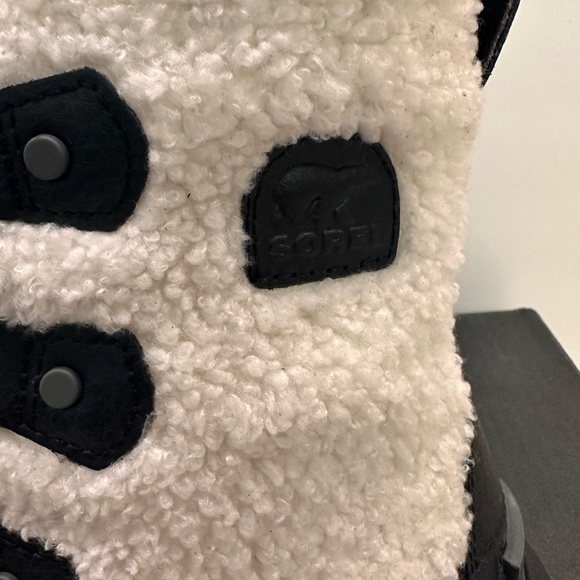 Sorel Boots Explorer ll Joan Cozy NIB - Picture 13 of 15